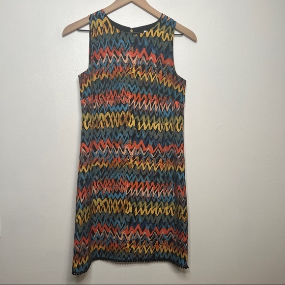 Kensie Dresses & Skirts - Kensie Sleeveless Zig-Zag Colorful Graffiti Zipperback Dress Size XS